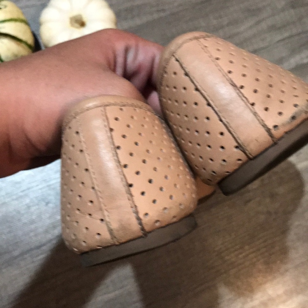 Tan Tory Burch Flats - Picture 4 of 7